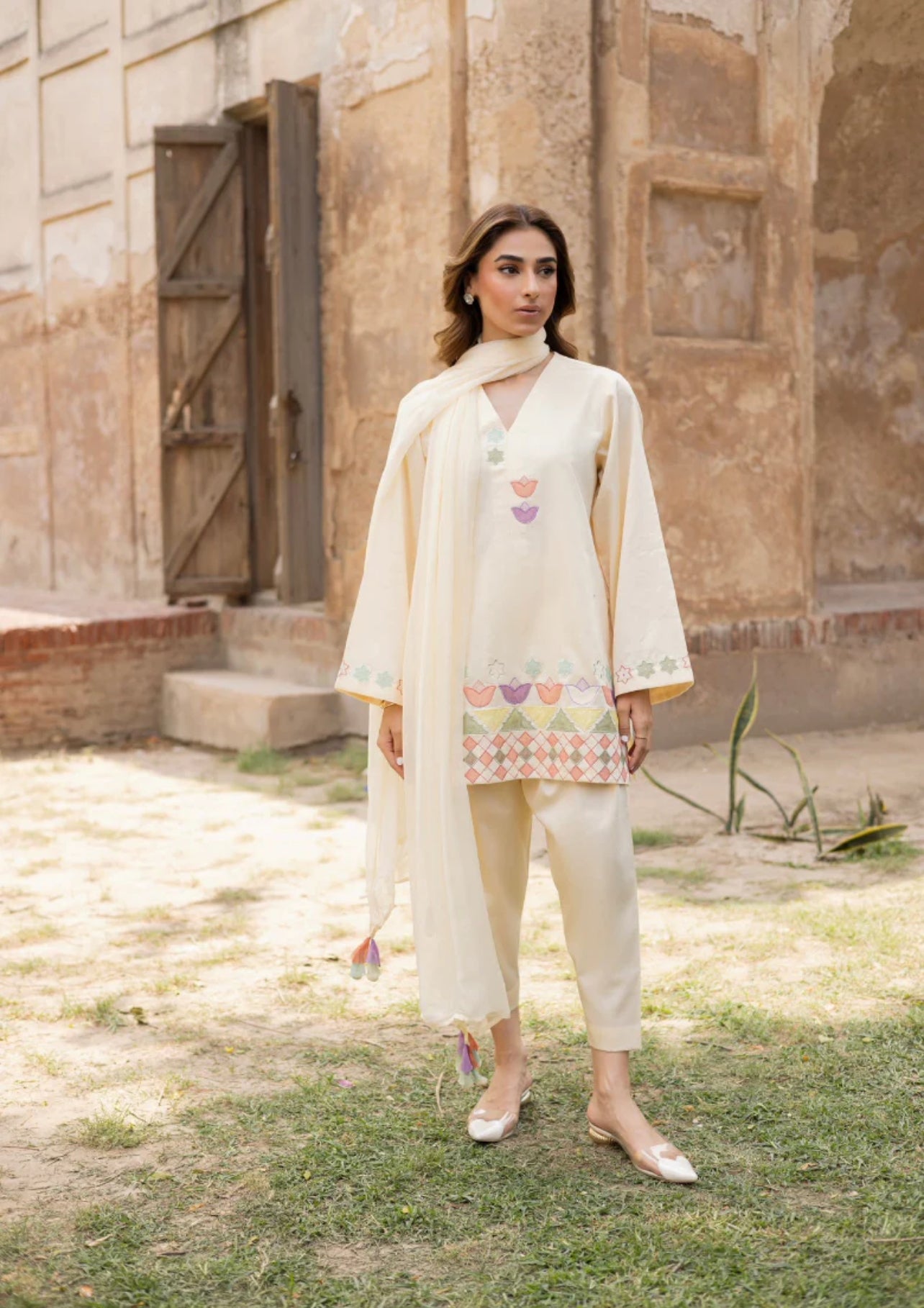 Noureen - 2Pc Suit - Premium Fabric