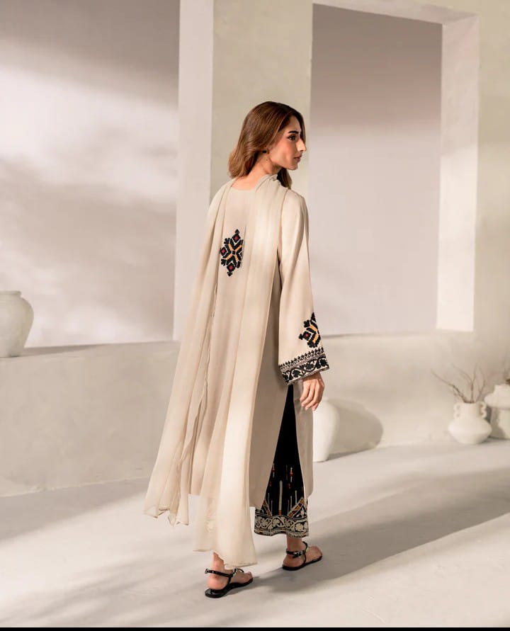 Mashal - 2Pc Embroidred Suit - Premium Winter Fabric