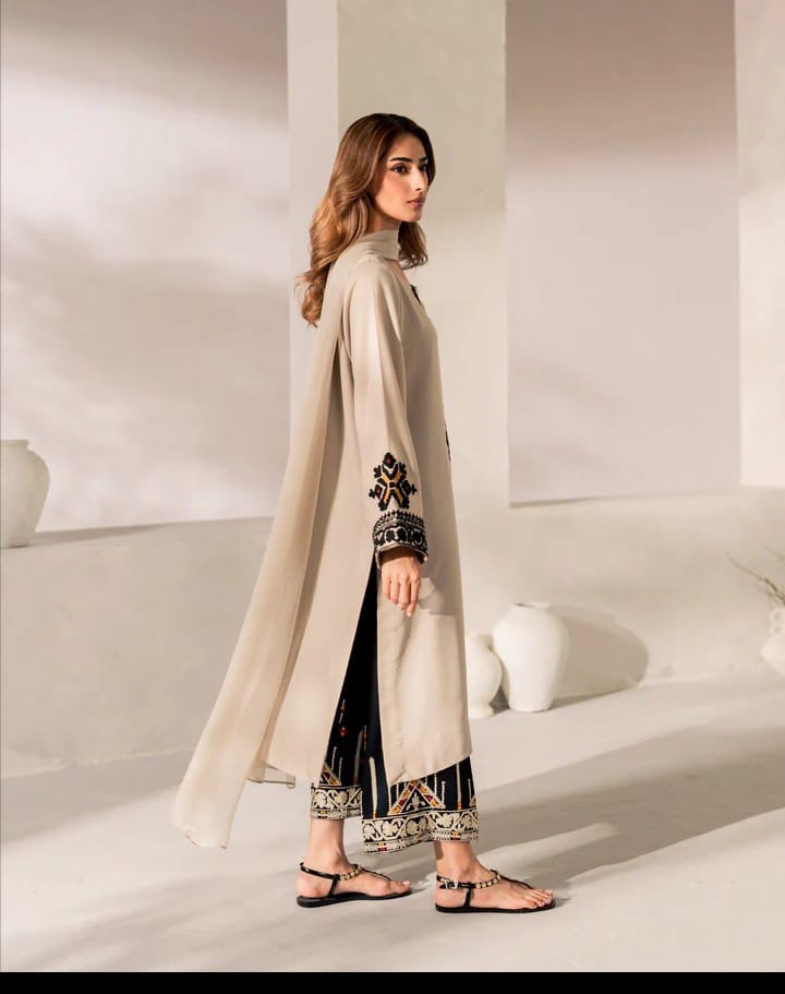 Mashal - 2Pc Embroidred Suit - Premium Winter Fabric