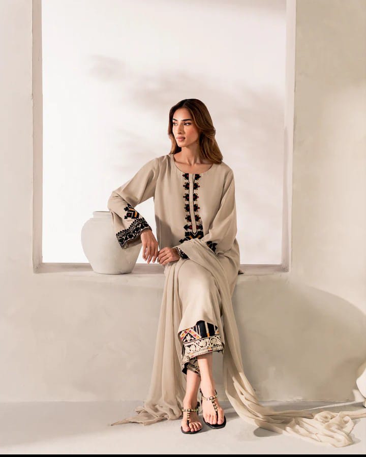 Mashal - 2Pc Embroidred Suit - Premium Winter Fabric