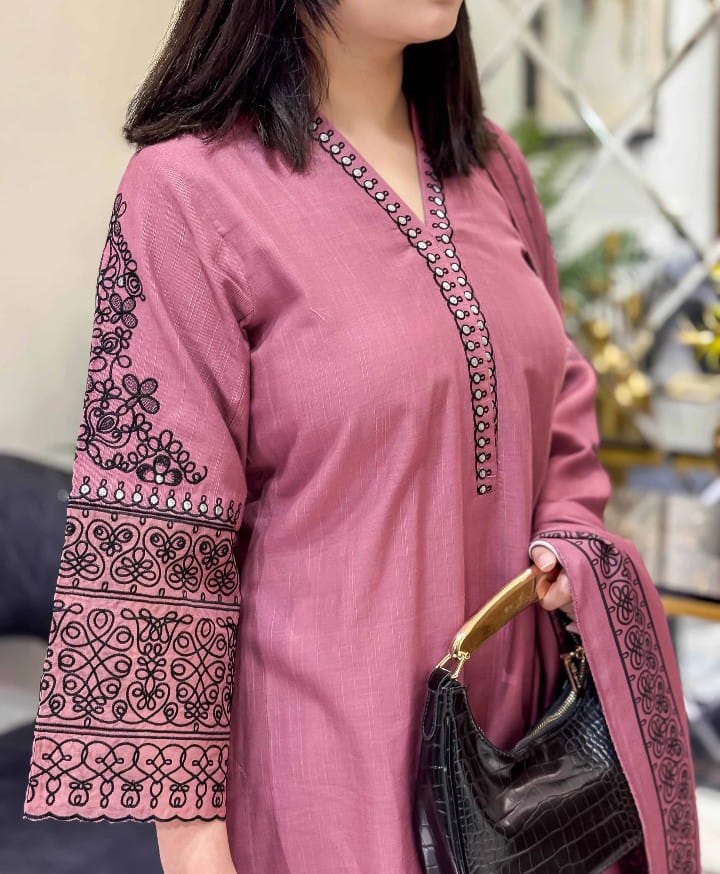 Suroor Stiched 3PC Embroidered Winter Fabri